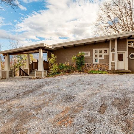 Chestnut By Avantstay Mountain Cabin W Treetop Views Hot Tub Game Room Гетлинбург Екстериор снимка