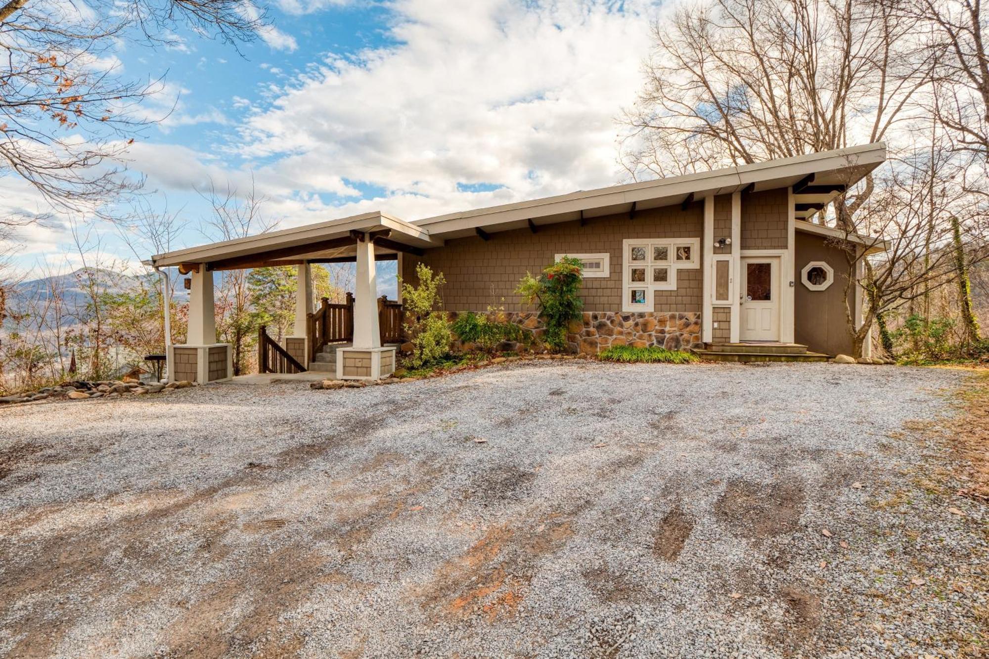 Chestnut By Avantstay Mountain Cabin W Treetop Views Hot Tub Game Room Гетлинбург Екстериор снимка